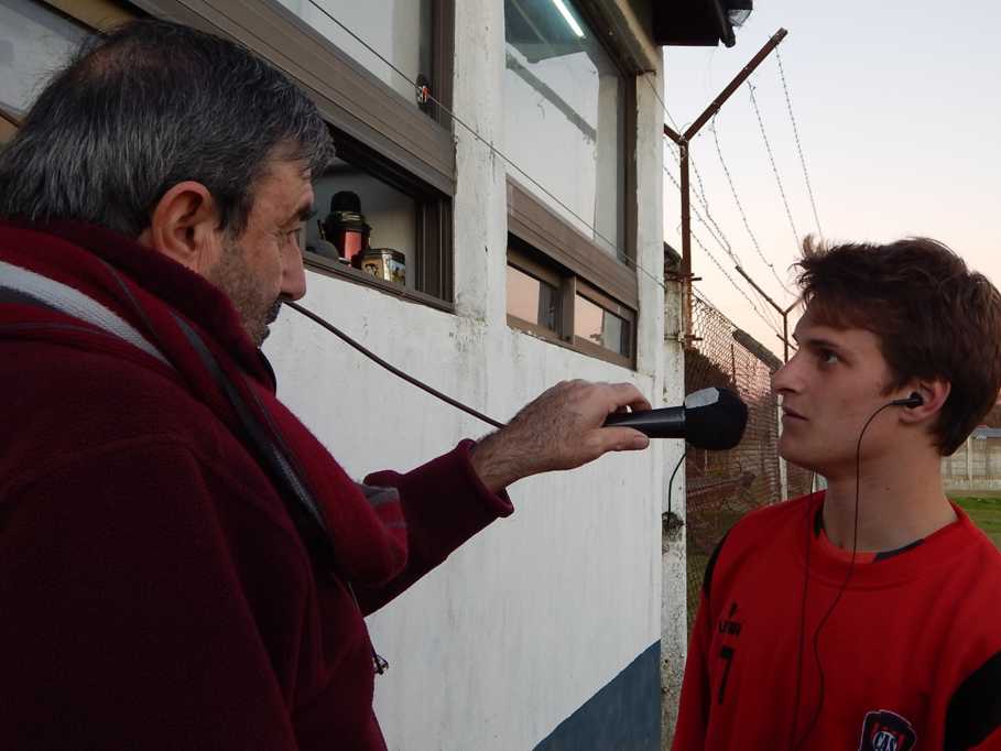 Juan Esteban Santa Cruz jugar para Racing de Olavarr a Ayacucho